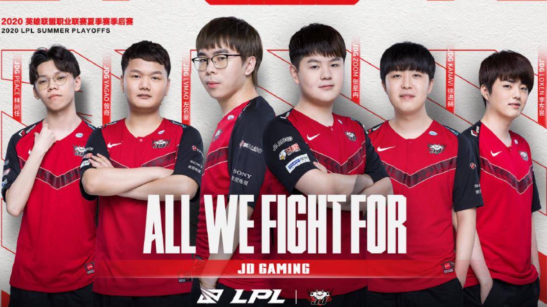 同时借助 同时借助